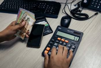 Фотография к новости: Қазақстан ең төменгі жалақыны белгілеу тәсілдерін халықаралық деңгейде бекітеді