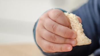 Фотография к новости: Шымкентте 1 жасар бала еттартқышқа арандап, қолынан айырылды