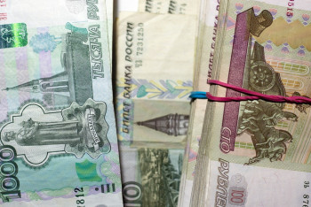 Фотография к новости: Рубль құны түсті: қазақстандықтар жаппай валюта сатып алып жатыр