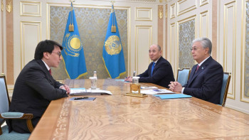 Фотография к новости: Президент Марат Омаровты қабылдап, бәсекелестікті дамытуға қатысты тапсырма берді