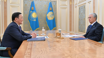 Фотография к новости: Президент Бас прокурорды қабылдап, заң үстемдігі мен активтерді қайтару жайын талқылады