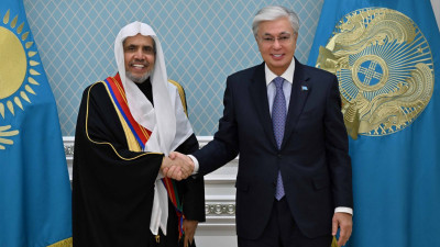 Тоқаев ислам лигасы басшысын "Достық" орденімен марапаттады