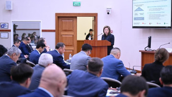 Фотография к новости: Мәжілісте жаңа банк заң жобасы таныстырылды