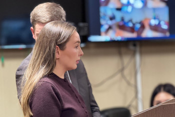 Фотография к новости: Жанабыловтың әйелі сыйақыларды жеке шотынан аударған