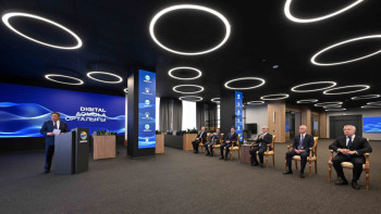 Фотография к новости: Мемлекет басшысы Digital Aqmola орталығында болды