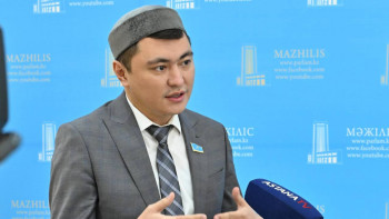 Фотография к новости: "Декретке миллионмен": Дәулет Мұқаев өзіне қатысты ақпаратқа жауап берді