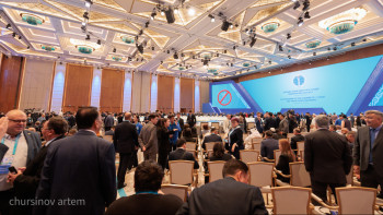 Фотография к новости: Әлемдік және дәстүрлі діндер лидерлерінің VIII съезі үнсіз дұға жасаумен басталды