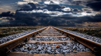 Фотография к новости: Үш адам қаза тапты: Қарағанды маңында пойыз бен жеңіл көлік соқтығысты