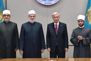 Фотография к новости: Әлемдік діндер съезі: Тоқаев пен "Әл-Азһар" өкілі жаһандық бірлік жайын талқылады