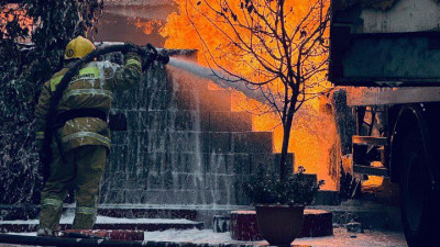 Талдықорғанда жүк көлігі қоршауға соғылып, газ құбырын зақымдады