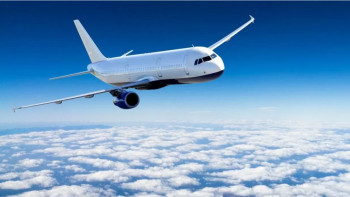 Фотография к новости: "Диспетчер қалғып кеткен". Әуе мен теңіз арасындағы ұшақ 18 минут айдында қалықтады