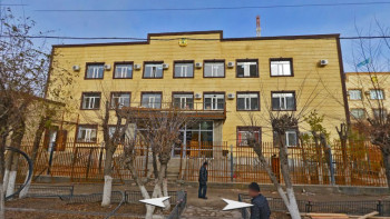 Фотография к новости: Ер адам досының үйіне келдім деп, прокуратура қақпасын бүлдірген