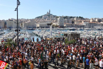 Фотография к новости: Францияда миллионнан астам адам ереуілге шықты