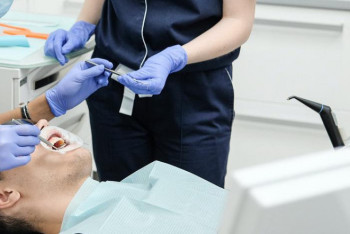 Фотография к новости: "Дәрігер емес, ассистент жұлып тастаған": Тіс емханасы пациентке өтемақы төледі