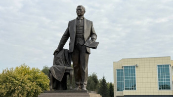 Фотография к новости: Қостанайда Міржақып Дулатұлына алғашқы ескерткіш орнатылды