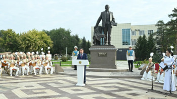 Фотография к новости: Міржақып Дулатұлына 140 жыл: Қошанов Президенттің құттықтауын оқыды