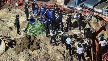 Фотография к новости: Гонконг тұрғындары бомба қаупінен жаппай эвакуацияланды