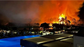 Фотография к новости: Түркиядағы ірі орман өрттері: Анталия мен Муглаға қауіп төніп тұр