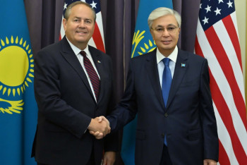 Фотография к новости: Мемлекет басшысы Cameco корпорациясының президенті Тим Гитцельді қабылдады