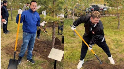 Backstreet Boys Астана тұрғындарымен бірге ағаш отырғызды