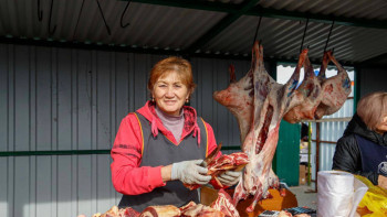 Фотография к новости: Қазақстандықтар жәрмеңкеден 195 тоннадан астам сиыр етін сатып алды