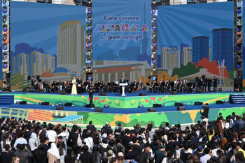 Фотография к новости: Алматы тұрғындары мен қонақтары 100 тонна алмадан дәм татты