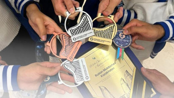 Фотография к новости: Қазақстандық оқушылар бір жылда 200-ге жуық алтын медаль жеңіп алды