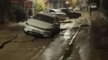 Фотография к новости: Жаңбыр жауса көлік батады: Алматыдағы Аманжол көшесіндегі мәселе қашан шешіледі