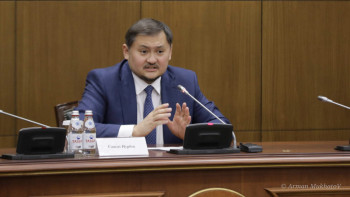 Фотография к новости: Саясат Нұрбек сүйінші жаңалық айтты