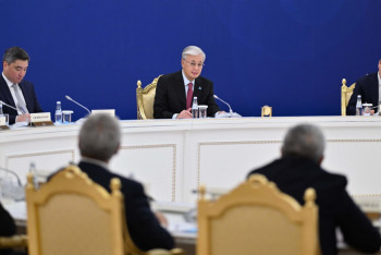 Фотография к новости: Тоқаев: Цифрландыру тұрмысты жақсартып, Қазақстанның ғылыми-технологиялық прогресіне берік негіз қалайды