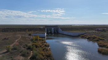 Фотография к новости: "Мөлдір бұлақ": Жағалаулардан 300 тоннаға жуық қоқыс жиналды
