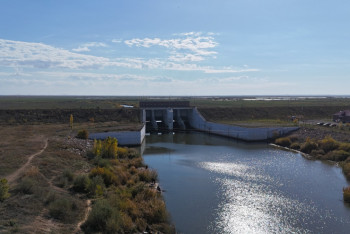 Фотография к новости: "Мөлдір бұлақ": Жағалаулардан 300 тоннаға жуық қоқыс жиналды