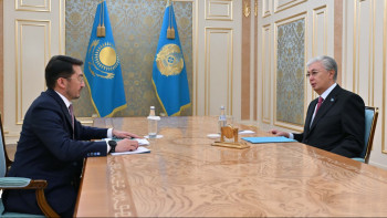 Фотография к новости: Мемлекет басшысы Жаслан Мәдиевті қабылдады