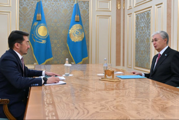 Фотография к новости: Мемлекет басшысы Жаслан Мәдиевті қабылдады