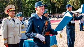 Фотография к новости: Алматыда ІІМ Академиясының 300 курсанты ант қабылдады