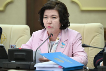 Мұғалімнен министрге дейін: Жұлдыз Сүлейменова кім?