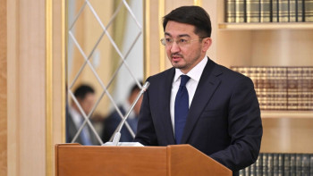 Фотография к новости: Мәдиевтің жаңа миссиясы: ЖИ Қазақстан экономикасын өзгерте ме?