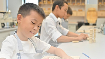 Фотография к новости: Елімізде 314 мың балаға қосымша білім алу бойынша ваучер берілді