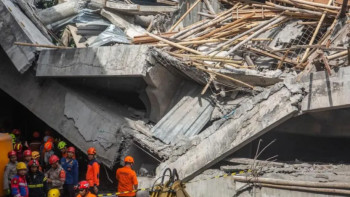 Фотография к новости: Индонезияда мектеп ғимараты құлап, үш адам қаза тапты