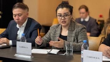 Фотография к новости: Басты назар Сенаттың таратылуына емес, партиялық жүйенің жаңа жағдайға бейімделуіне аударылуы керек – сарапшы