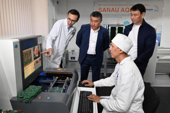 Фотография к новости: Алматы әкімі жаңа фармацевтикалық зауыт құрылысы жобасымен танысты