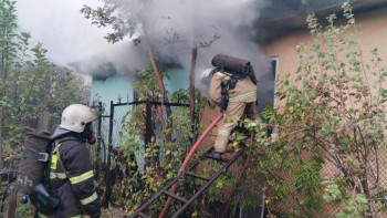 Фотография к новости: Алматы маңындағы ауылда болған қасіретті өрт: үш үй жанып, әйел мен сәби қаза тапты