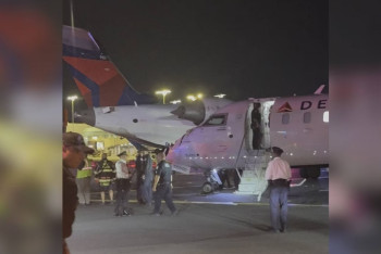 Фотография к новости: Әуежайда екі жолаушылар ұшағы соқтығысты