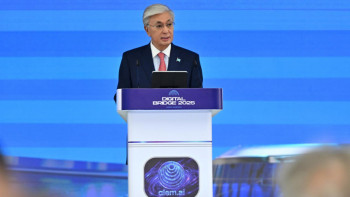 Фотография к новости: Президент: ЖИ пайдалы әрі тиімді, бірақ сын-қатері де аз емес