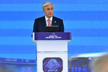 Фотография к новости: Президент: ЖИ пайдалы әрі тиімді, бірақ сын-қатері де аз емес