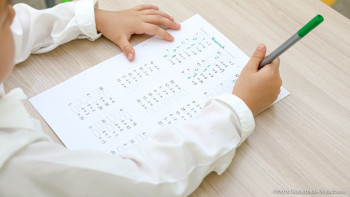 Фотография к новости: Қазақстандық оқушылар күзгі демалыста қанша күн демалады?