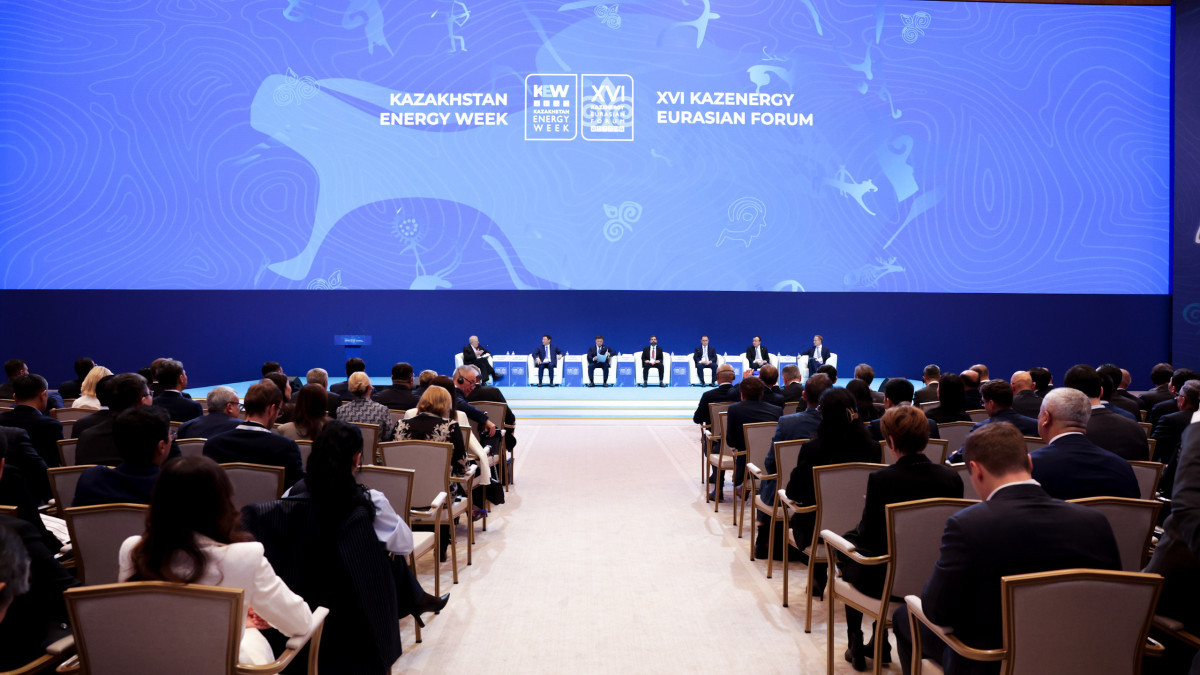  Арман Мухатов  