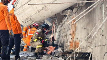 Фотография к новости: Индонезияда мектеп ғимараты опырылып, 14 адам қаза тапты