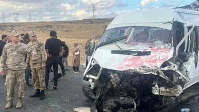 Түркияда оқушылар мінген автобус жол апатына ұшырады: қаза тапқандар бар