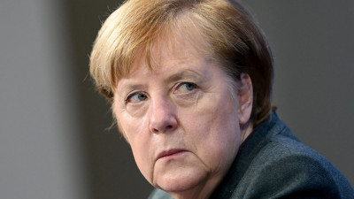 Ангела Меркель Украинадағы қақтығысты дипломатиялық жолмен шешуге шақырды